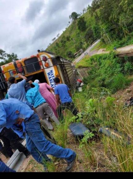 Las imágenes del fatal accidente de un bus en Nicaragua; hay 16 muertos