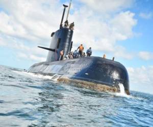 El submarino 'ARA San Juan' se perdió en el Atlántico Sur el 15 de noviembre después de reportar una avería mientras hacía la ruta entre Ushuaia (extremo austral) Mar del Plata, a 400 km al sur de Buenos Aires.
