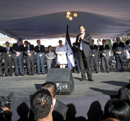 JOH agradece a dirigencia apoyo para llegar al poder