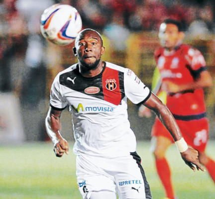 La meta de Jerry es ser goleador del torneo tico
