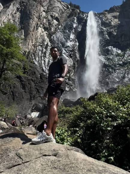 Así han sido las vacaciones de “Choco” Lozano con su bella novia