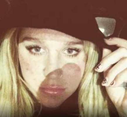 Famosas que mostraron las imperfecciones de su cara totalmente lavada en 2017