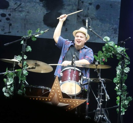 Jesse y Joy enamoraron a los capitalinos con su tour 'Un besito más ”