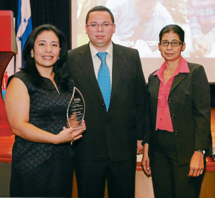 Destacan labor de periodista de EL HERALDO