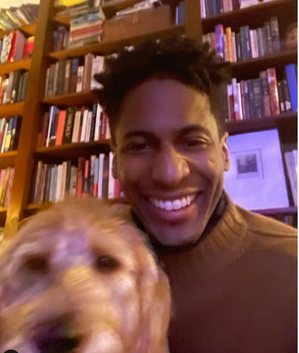 ¿Quién es Jon Batiste, el jazzista que se consagró en los Grammy?