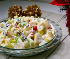 Te decimos paso a paso cómo preparar esta deliciosa ensalada de manzanas para disfrutar Navidad.