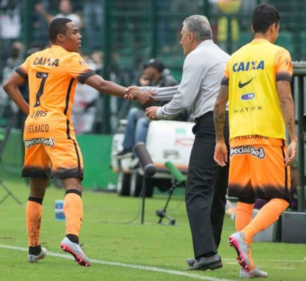 Corinthians gana y se hace aún más fuerte en la punta del Brasileirao