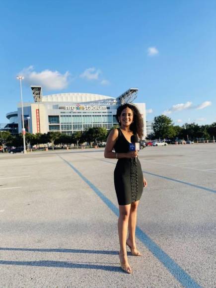 Las hermosas periodistas que roban miradas en los estadios de la Copa América 2024