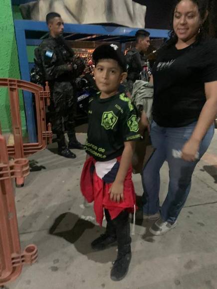 Pequeños aficionados, los más emocionados en el Motagua vs Potros