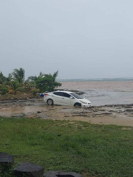 Estragos de las lluvias en Roatán evidencian su vulnerabilidad