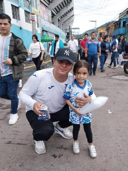 “Desde pequeña le inculcamos el amor a la H”: pequeños aficionados de la bicolor