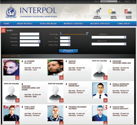 Policía forma fuerza de tarea para capturar a policías