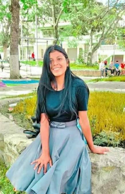 Desgarrador adiós a Kenia Alfaro, la menor asesinada al salir de la iglesia en San Antonio, Cortés