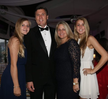 Una romántica celebración nupcial en la terraza