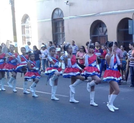 Tegucigalpa: 71 institutos engalanarán desfile patrio