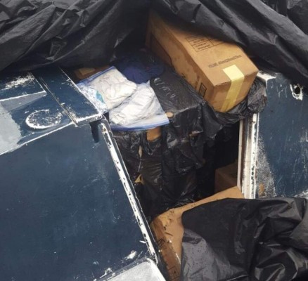 Encuentran abandonado millonario cargamento de cigarrillos en costa norte de Honduras&nbsp;