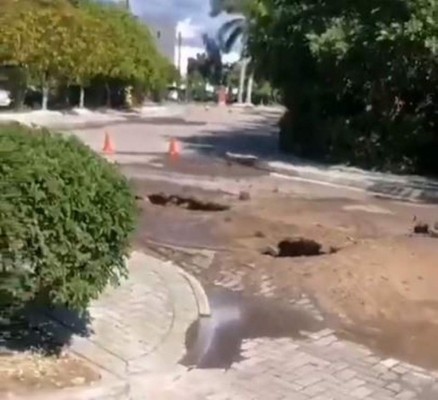 Socavones y pánico, los daños que deja hasta el momento el sismo de 7.7