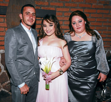 Eterna alianza entre Donaldo Discua y Andrea Díaz