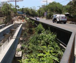 El proyecto de ampliación del puente Germania avanza con la colocación de vigas, etapa clave para la obra que beneficiará a miles de vehículos diarios en la capital.