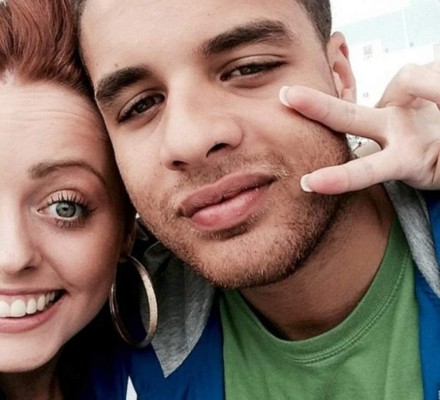 Facebook se niega a borrar fotos de exnovio asesino posando al lado de su víctima