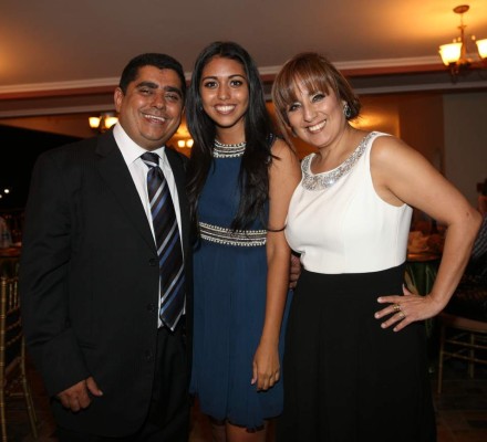 Celebran el triunfo estudiantil de Andrea Fiallos