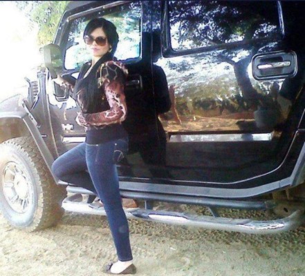 Hija de capo mexicano publica sensuales fotos en Facebook