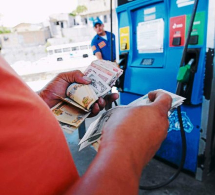 Precio de los combustibles a la alza este lunes