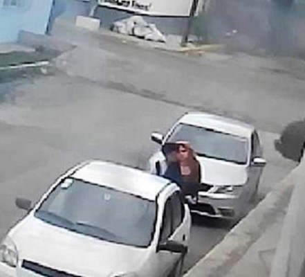 Captan pareja teniendo relaciones en plena calle en México