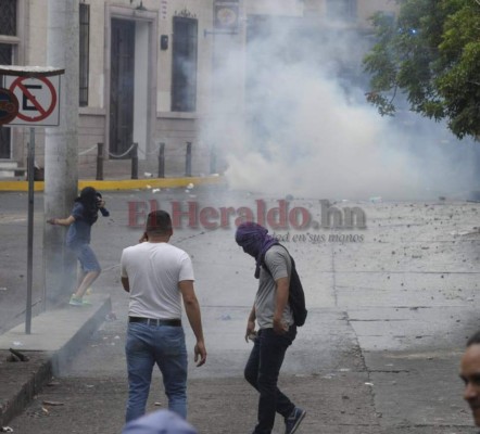 FOTOS: La capital, epicentro de caóticas escenas durante violentas protestas