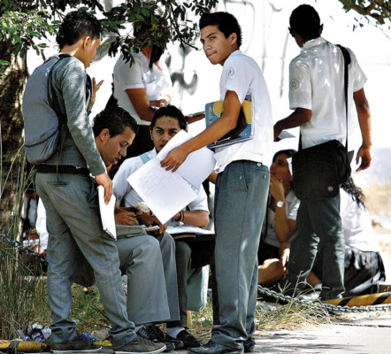 Maestros desafían al gobierno de Honduras