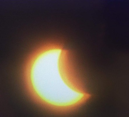 Así vivieron el eclipse solar los hondureños en Estados Unidos y el resto del mundo