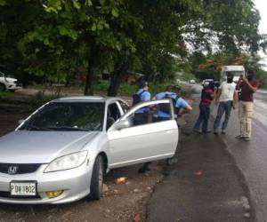 Norinan Velásquez Ortíz transportaba escondida supuesta cocaína en un fondo falso entre la cajuela y el asiento trasero del vehículo en que se conducía.