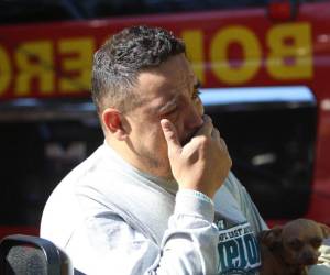 Cinco familias se quedaron en la calle este lunes luego de que sus casas se convirtieran en cenizas tras un voraz incendio en el barrio San Pablo de la capital de Honduras. Aquí las imágenes del hecho.