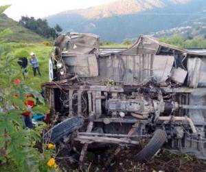 El accidente dejó cinco personas muertas y más de 20 heridos
