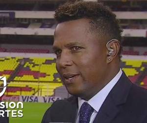 Carlos Pavón, ahora comentarista de Univisión Deportes.