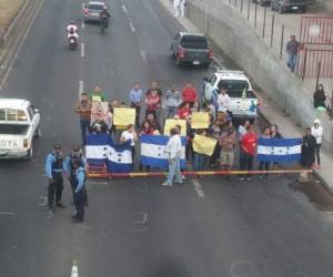 Los vecinos del sector seis del Hato de Enmedio hicieron un llamado al alcalde capitalino para que cumpla con sus exigencias.