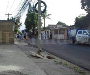 En la calle principal de la colonia América fueron lanzados los dos cuerpos de la pareja.