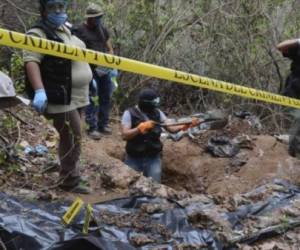 Efectivos del ejército acordonaron la zona mientras los investigadores trataban de identificar los cuerpos. Foto: HispanTV.