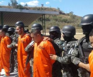 Bajo fuerte custodia militar fueron trasladados los reos hasta la cárcel El Pozo en Ilama, Santa Bárbara.