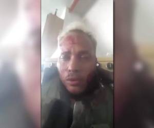 Pérez, piloto y actor aficionado de 36 años que dio tintes de historia de película a la crisis venezolana, precisó que fueron sitiados en una carretera de El Junquito, unos 25 km al noroeste de Caracas.