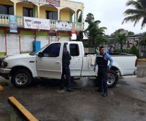 Un hombre fue atacado este domingo cuando se disponía a abordar su automóvil en un centro comercial de La Entrada, Copán, occidente de Honduras.