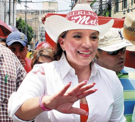 Diez fotos y diez datos de Xiomara Castro de Zelaya