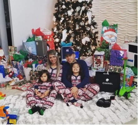 FOTOS: Famosos que recibieron la Navidad en pijama junto a su familia