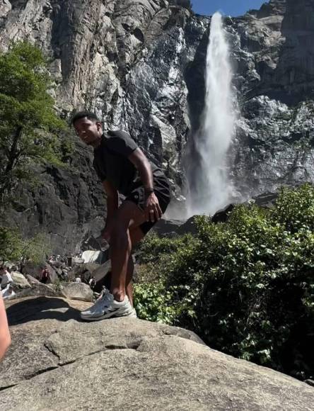 Así han sido las vacaciones de “Choco” Lozano con su bella novia