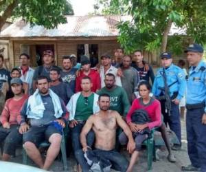 El grupo fue atendido por los garífunas hondureños en un acto de solidaridad.