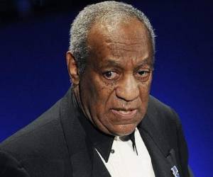 Bill Cosby es acusado de abusar de una mujer en el 2014.