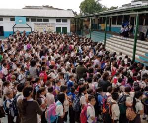 En tres centros de educación escolar de forma gratuita se presta el servicio a unos 4,000 niños en colonias de alto riesgo social en la capital de Honduras, fotos: Alejandro Amador/ Cortesía Acoes.