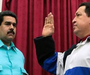 Nicolás Maduro y el fallecido Hugo Chávez.