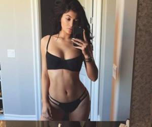 La joven, que el 10 de agosto cumplirá 18 años, mostró su gran figura a través de un selfie que compartió en su cuenta de Instagram.