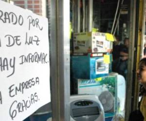 El mandatario no precisó si el sector público volverá a trabajar en sus horarios normales.